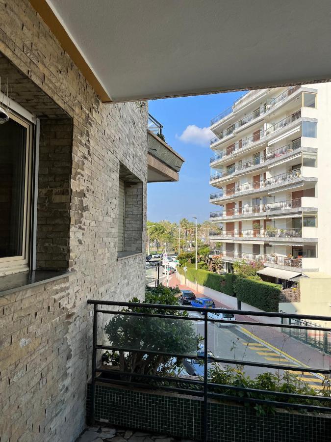 Palm Beach Studio Vue Port Canto Cannes Buitenkant foto